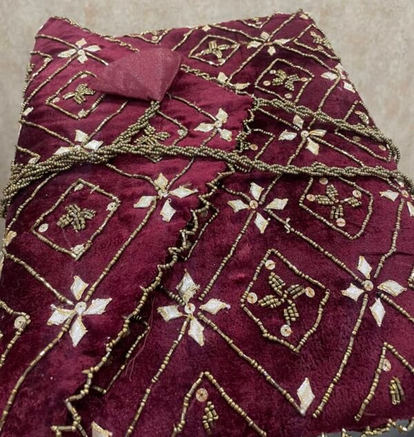 Maroon Gotta